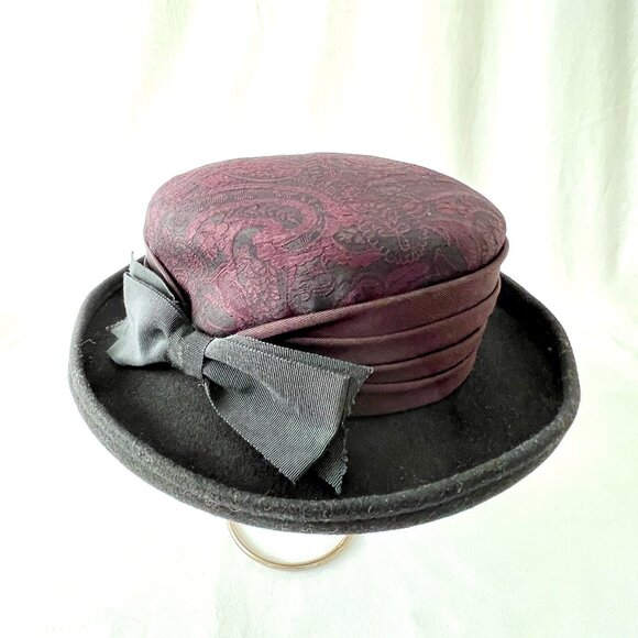 Whittall & Shon 100% Wool Hat, Black and Purple Paisley Pattern EC - Picture 2 of 14